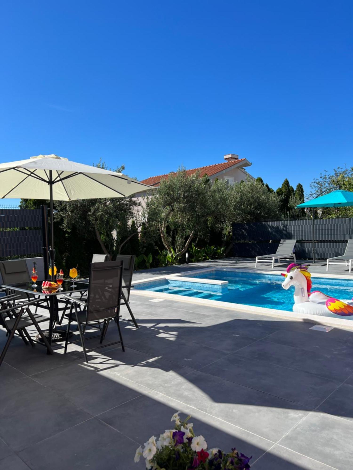 Apartment Marija 2 Near Split Каштела Экстерьер фото
